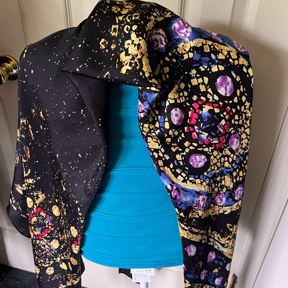 Chanel scarf/wrap. 100% Silk. Made in Italy. Large 50” by 51”. - Picture 6 of 16